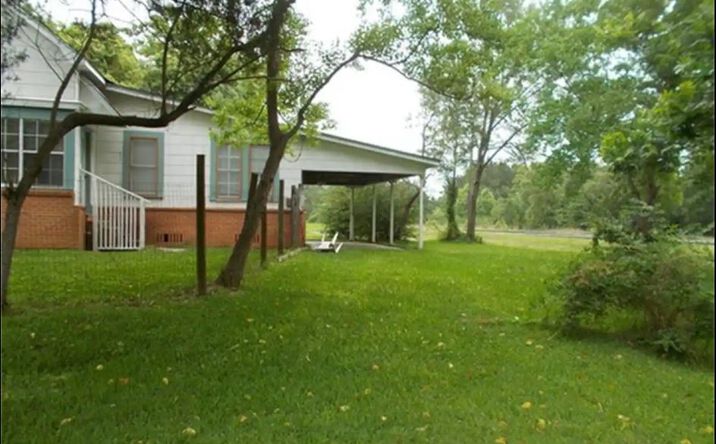Pictures of Hospitality property located at 435 E Ave J, Silsbee, TX 77656 for sales - image #1