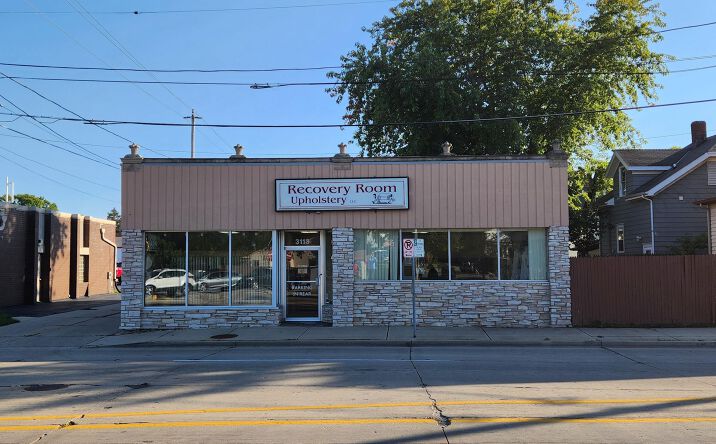 Pictures of Retail property located at 3113 Kinzie Ave, Racine, WI 53405 for sales - image #1