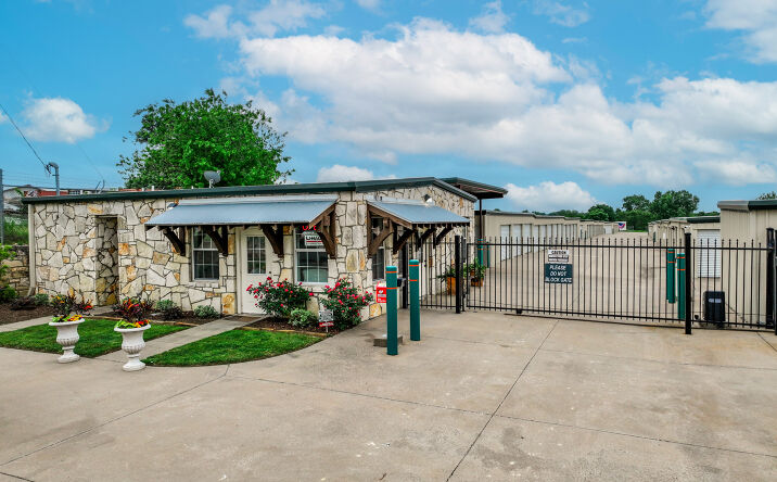 Pictures of Self Storage property located at 10945 S State Hwy 78, Lavon, TX 75166 for sales - image #1