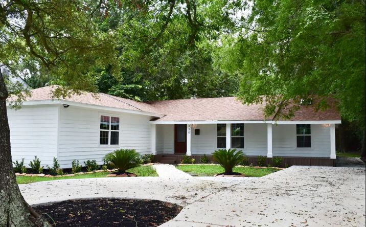 Pictures of Hospitality property located at 330 S Caldwood Dr, Beaumont, TX 77707 for sales - image #1