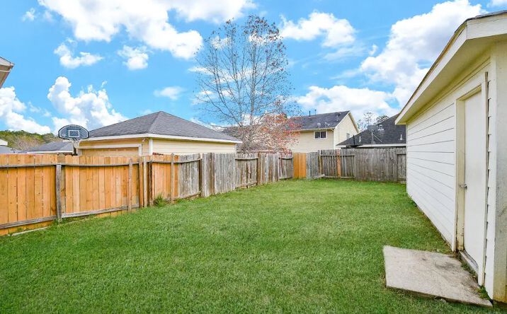 Pictures of Hospitality property located at 812 Dragonfly Dr, Conroe, TX 77301 for sales - image #1
