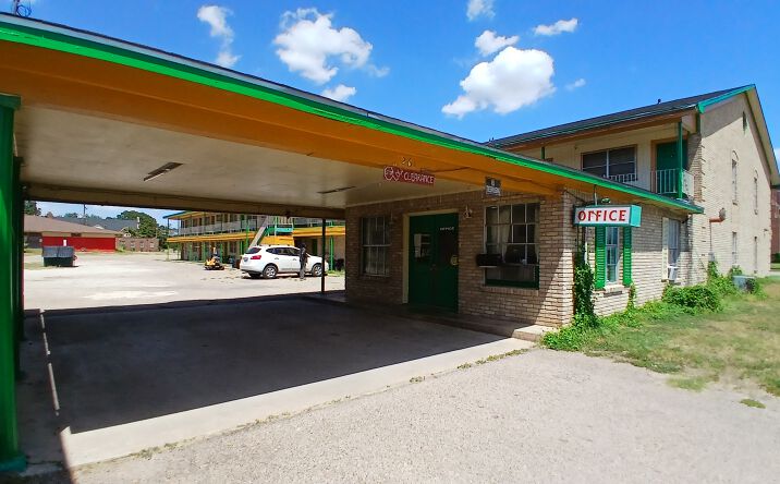 Pictures of Hospitality, Business for Sale property located at 261 Coleman St., Marlin, TX 76661 for sales - image #1