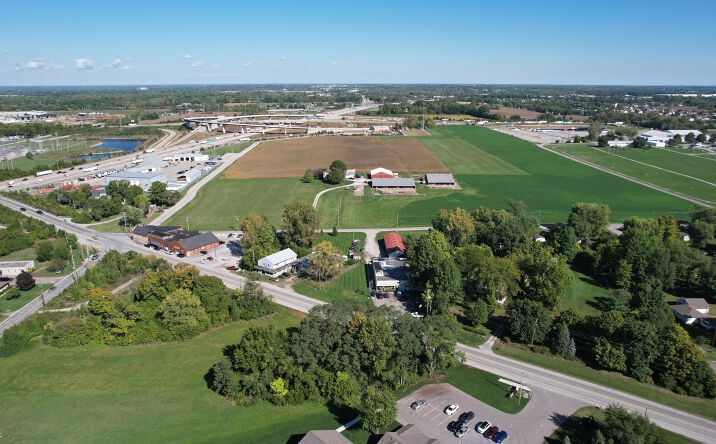 Pictures of Retail property located at 7086 Southeastern Ave, Indianapolis, IN 46239 for sales - image #1