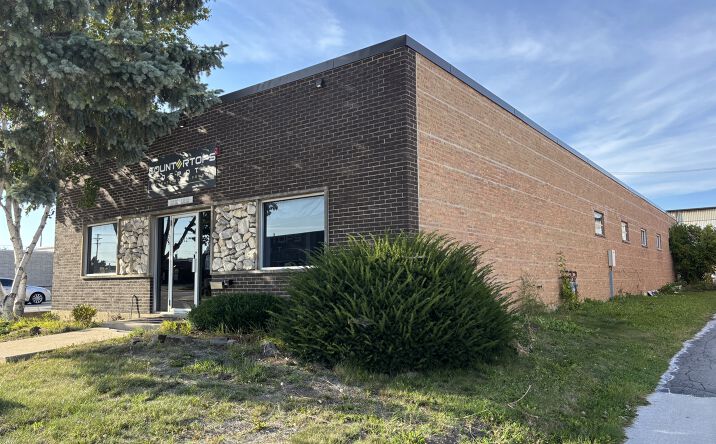 Pictures of Industrial property located at 1212 Jarvis Ave, Elk Grove Village, IL 60007 for sales - image #1