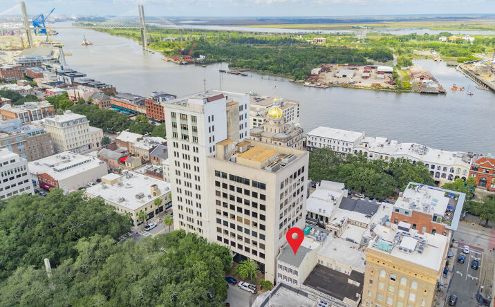 Pictures of Hospitality, Office, Retail property located at 26 E Bryan St, Savannah, GA 31401 for sales - image #1