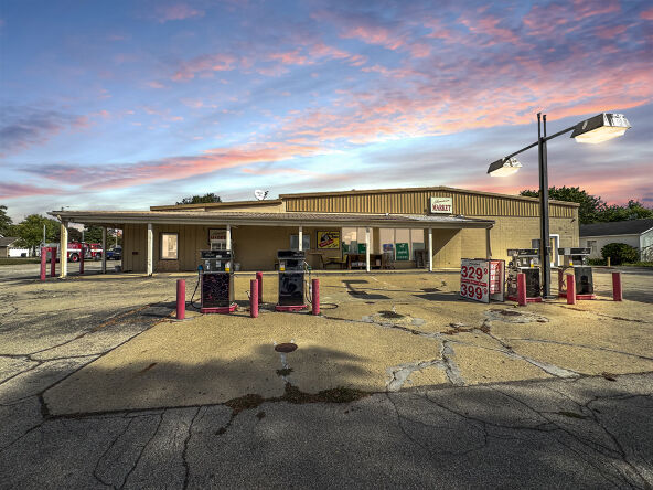 Pictures of Self Storage, Mixed Use, Retail property located at 33 W Brush St, Jamestown, IN 46147 for sales - image #1
