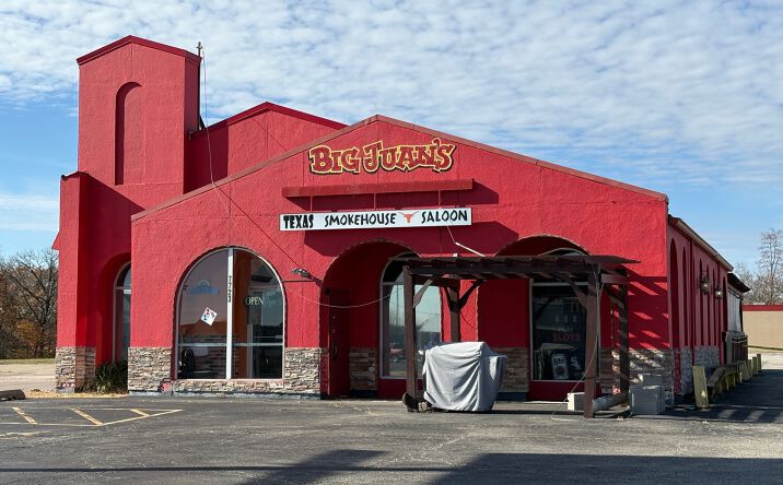 Pictures of Retail property located at 7723 N University St, Peoria, IL 61614 for sales - image #1