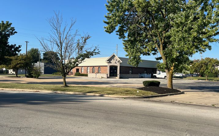 Pictures of Office, Retail property located at 435 E North St, Bradley, IL 60915 for sales - image #1