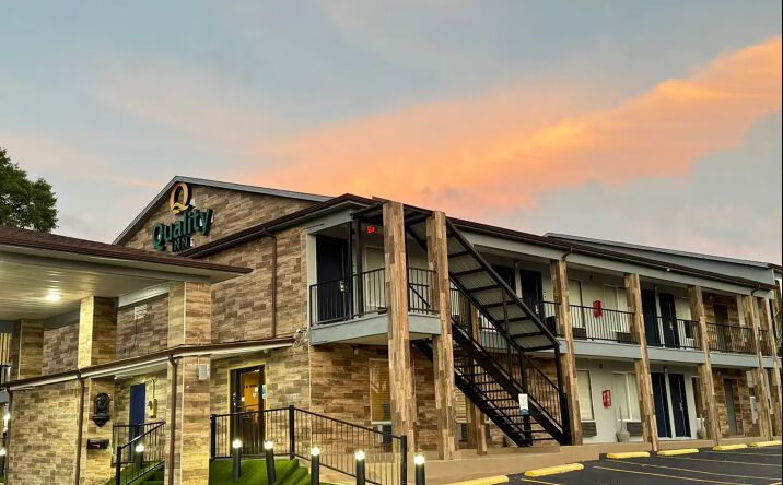 Pictures of Hospitality property located at 3925 S Ferdon Blvd, Crestview, FL 32536 for sales - image #1