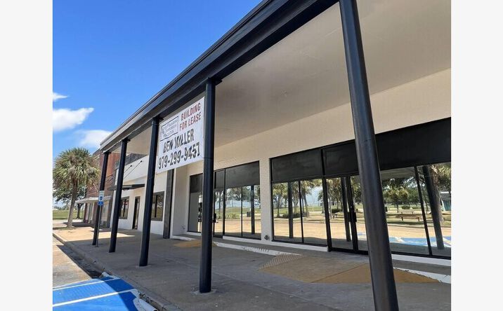 Pictures of Office, Retail property located at 207-213 East Park, Freeport, TX 77541 for sales - image #1