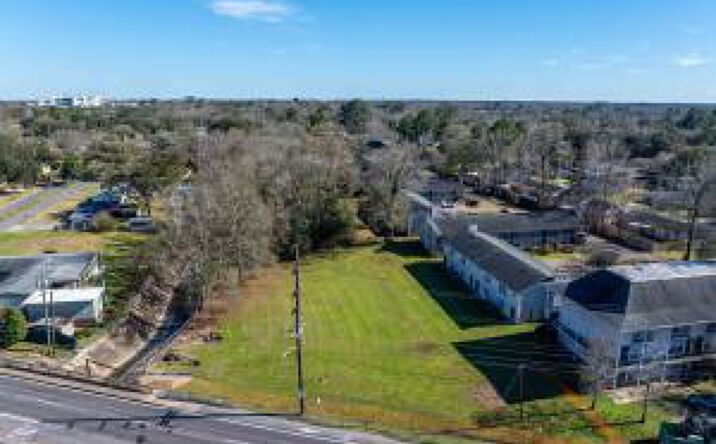 Pictures of Land property located at 2505 Johnston Street, Lafayette, LA 70503 for sales - image #1