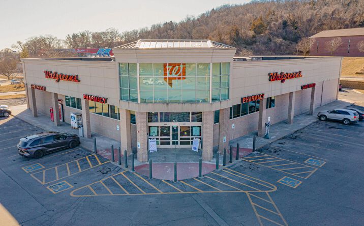 Pictures of Retail property located at 301 Bennett Ave, Council Bluffs, IA 51503 for sales - image #1