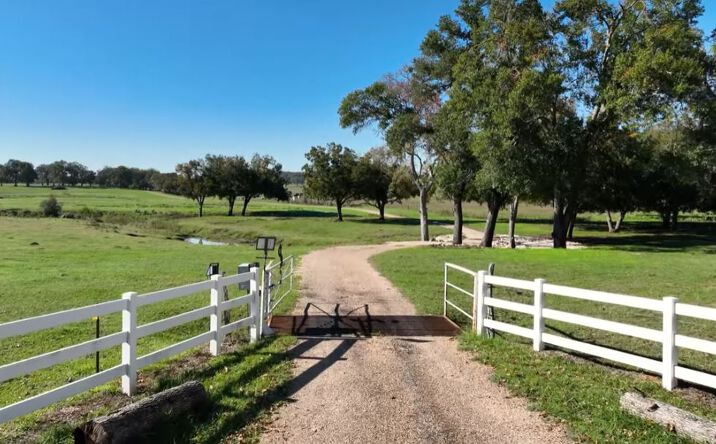 Pictures of Land property located at 18000 Farm to Market Road 112, Thrall, TX 76578 for sales - image #1