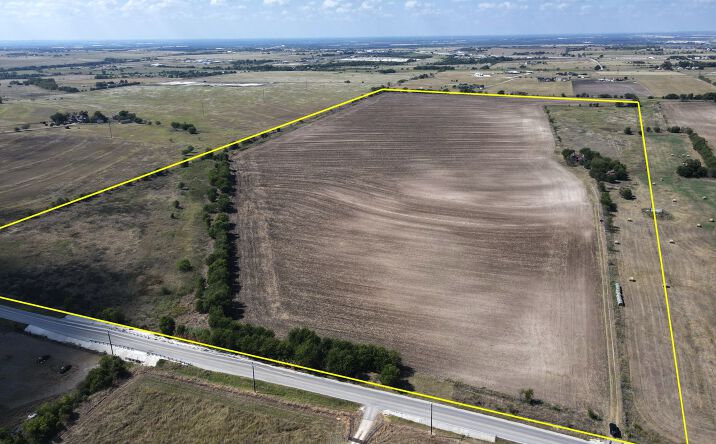 Pictures of Land property located at 601 County Road 375, Jarrell, TX 76537 for sales - image #1