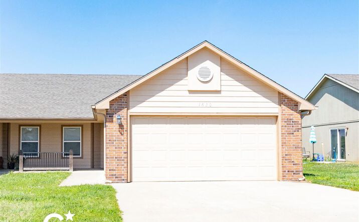 image of property at 1620 CLOVER DR Junction City KS 66441-2572