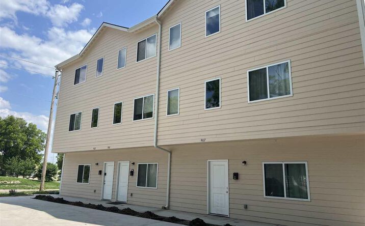 Pictures of Multifamily property located at 903 Sunset Avenue, Manhattan, KS 66502 for sales - image #1