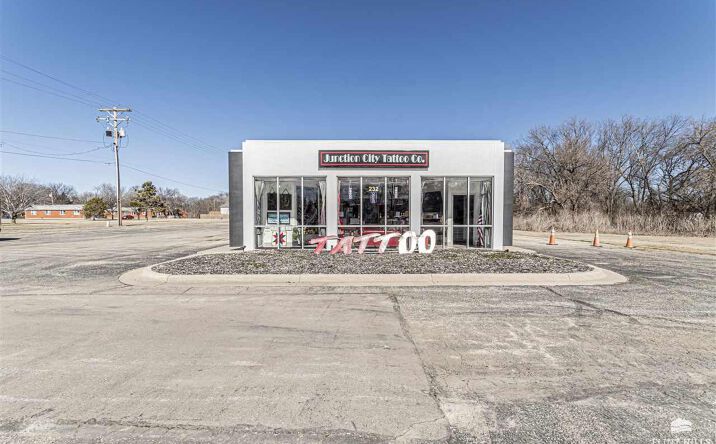 Pictures of Office property located at 232 W 18th Street, Junction City, KS 66441 for sales - image #1