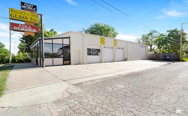 Pictures of Office property located at 625 N Calhoun, Junction City, KS 66441 for sales - image #1