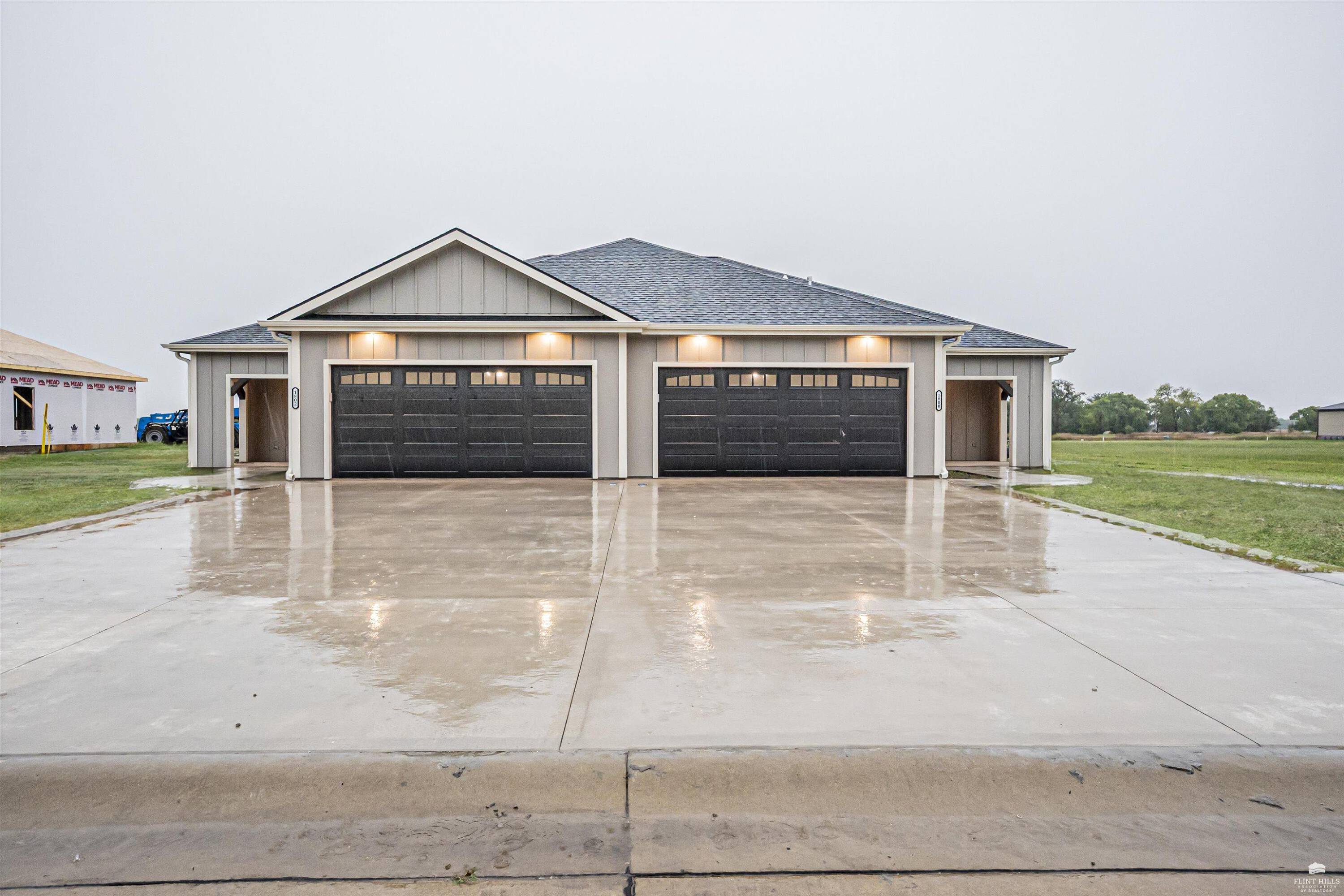 1800-1802 Broadfoot Dr, Abilene, KS 67410