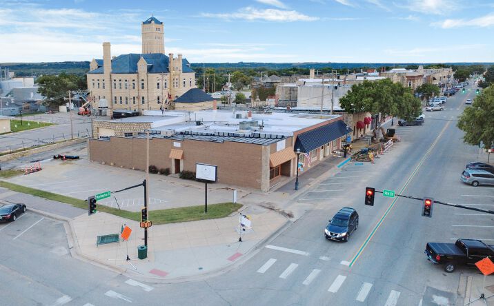 Pictures of Office property located at 823 N Washington Street, Junction City, KS 66441 for sales - image #1