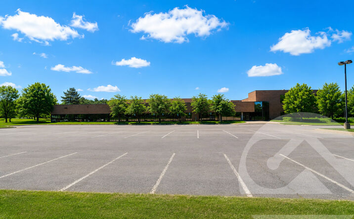 Pictures of Office property located at 5225 Auto Club Dr, Dearborn, MI 48126 for sales - image #1