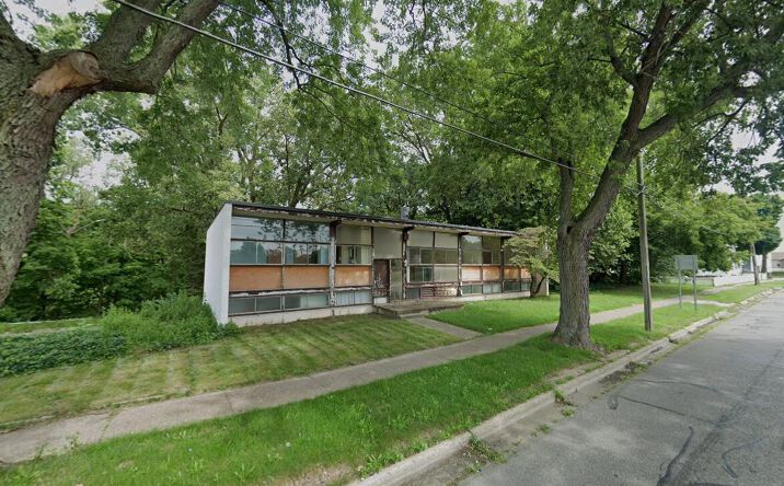 Pictures of Business for Sale, Office, Retail property located at 925 Pipestone Street, Benton Harbor, MI 49022 for sales - image #1