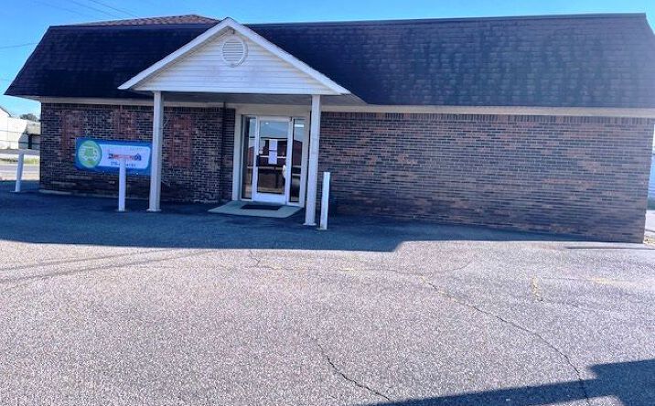 Pictures of Retail property located at 2009 7th St, Hickman, KY 42050 for sales - image #1