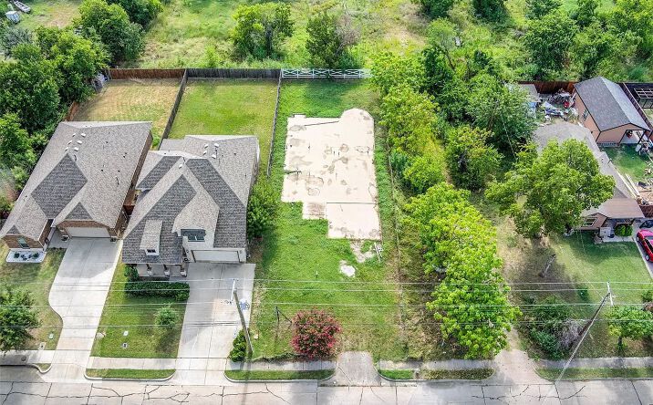 Pictures of Land property located at 630 N Irving Heights Dr, Irving, TX 75061 for sales - image #1