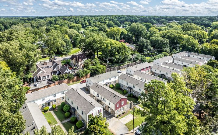 Pictures of Multifamily property located at 2024 Jefferson Ave, Memphis, TN 38104 for sales - image #1
