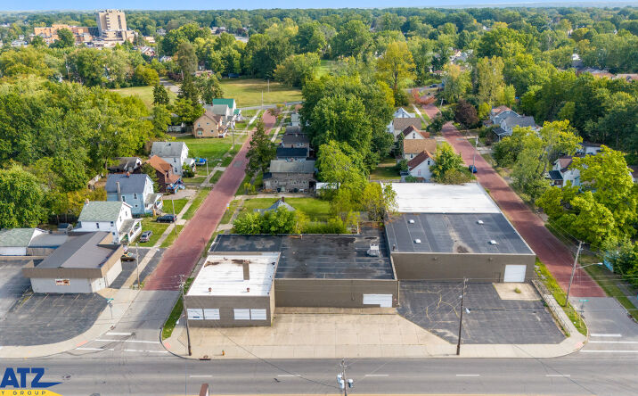 Pictures of Industrial property located at 1427 Youngstown Rd SE, Warren, OH 44484 for sales - image #1