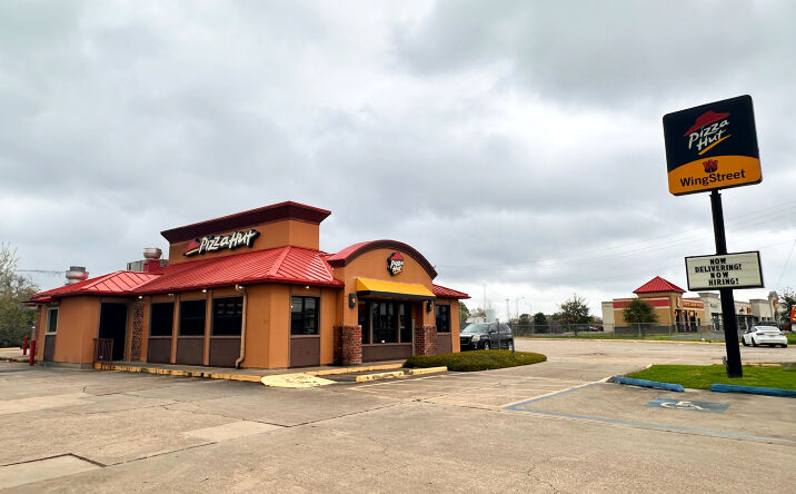 Pictures of Retail property located at 635 E Admiral Doyle Dr, New Iberia, LA 70560 for sales - image #1