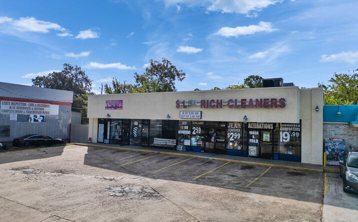 Pictures of Retail property located at 9543 Richmond Ave., Houston, TX 77063 for sales - image #1