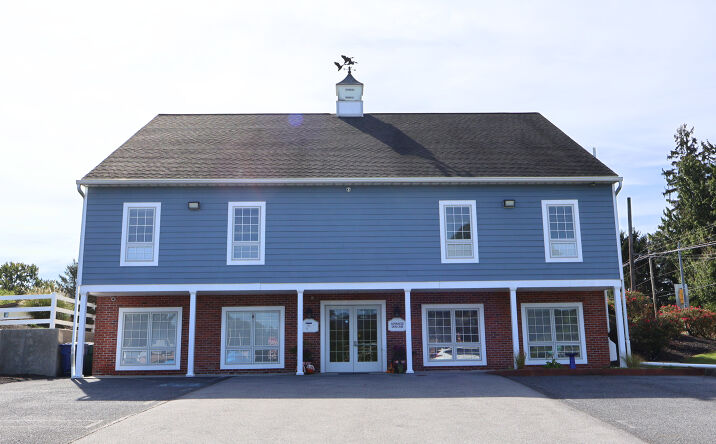 Pictures of Office property located at 915 N Mountain Rd, Harrisburg, PA 17112 for sales - image #1