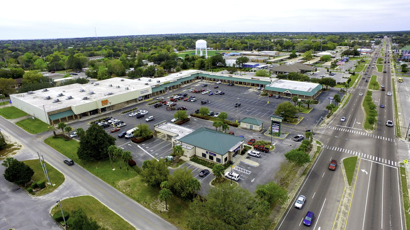 111 Racetrack Rd NW, Fort Walton Beach, FL 32547 Retail Property for