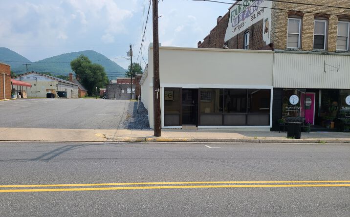 Pictures of Office property located at 2154 Sycamore St, Buena Vista, VA 24416 for sales - image #1