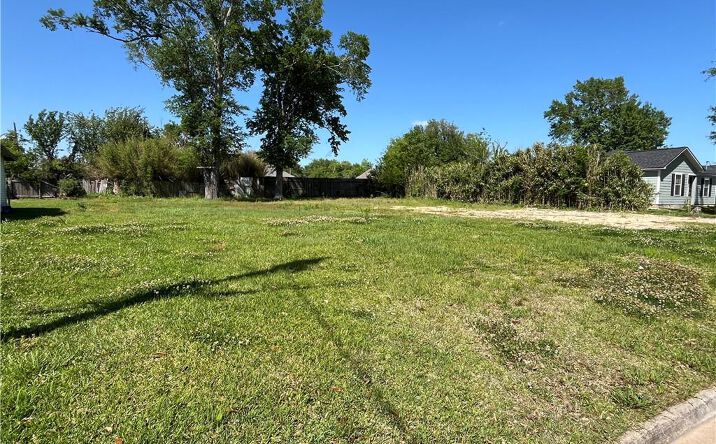 Pictures of Land property located at 1015 Sycamore St, Lake Charles, LA 70601 for sales - image #1