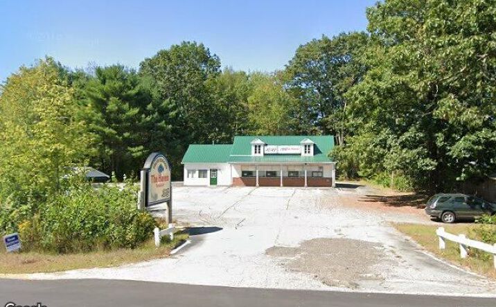 Pictures of Retail property located at 272 Calef Hwy, Epping, NH 03042 for sales - image #1
