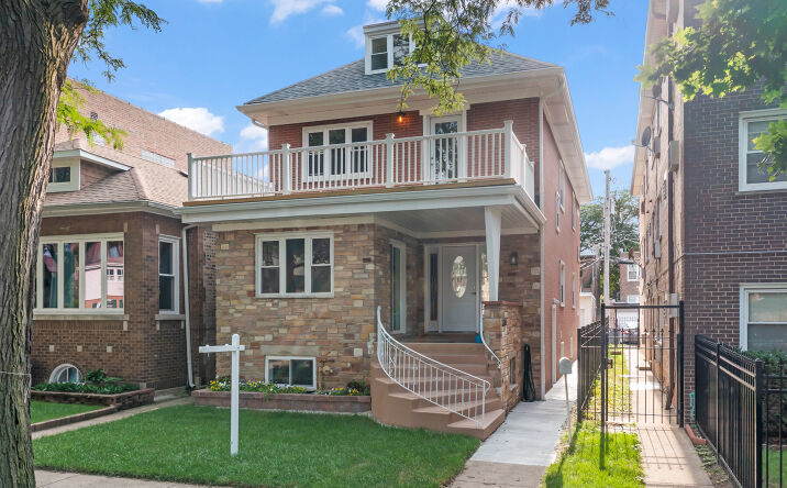 Pictures of Multifamily property located at 7234 N Hamilton Avenue, Chicago, IL 60645 for sales - image #1