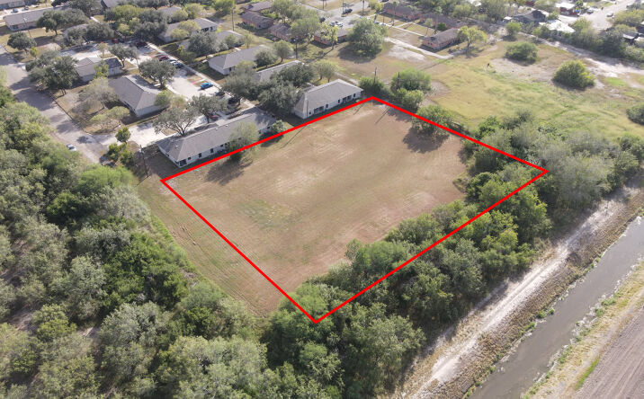 Pictures of Land property located at 000 Mile 17 N, Elsa, TX 78537 for sales - image #1