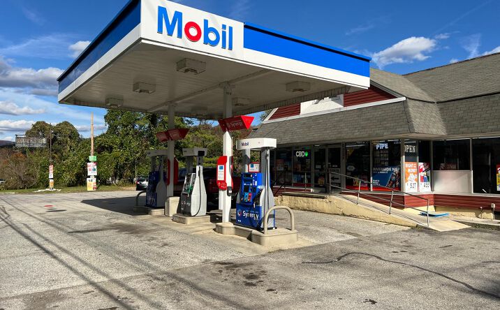 Pictures of Retail property located at 5956 W Main St, Salem, VA 24153 for sales - image #1