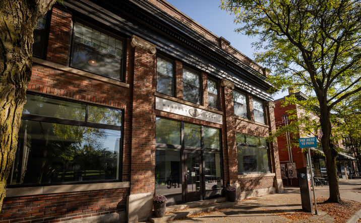 image of property at 941 WEALTHY ST SE Grand Rapids MI 49506-1514
