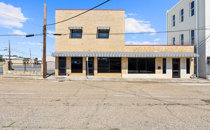 Pictures of Multifamily property located at 107 W Rusk St., Marshall, TX 75670 for sales - image #1