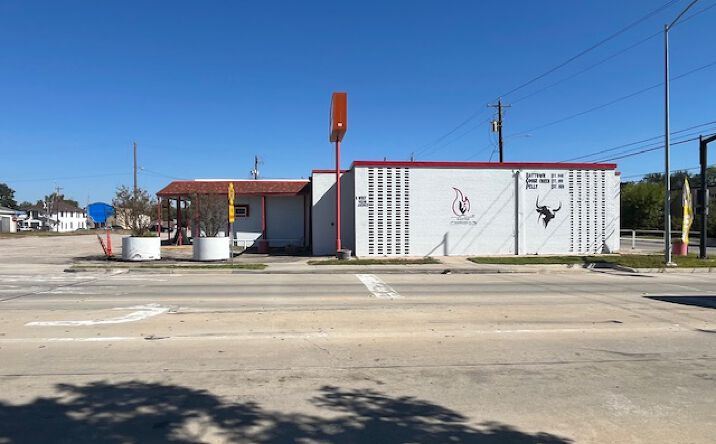 Pictures of Business for Sale, Mixed Use, Office, Retail property located at 6 W Texas Ave, Baytown, TX 77520 for sales - image #1