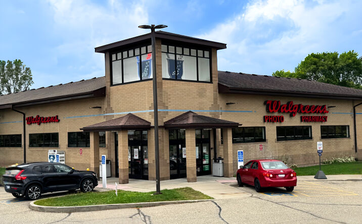 Pictures of Retail property located at 14700 Lac Lavon Dr, Burnsville, MN 55306 for sales - image #1