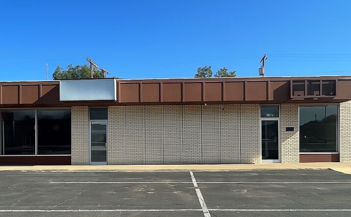 Pictures of Office, Retail property located at 4622 34th St, Lubbock, TX 79410 for sales - image #1