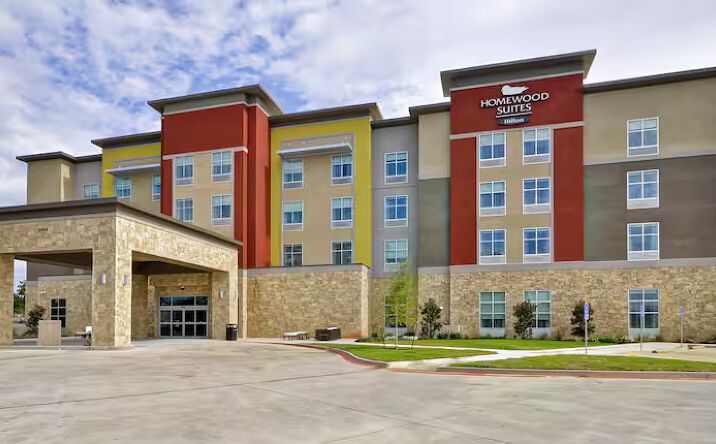 Pictures of Hospitality property located at 3104 Golden Road, Dallas, TX 75701 for sales - image #1