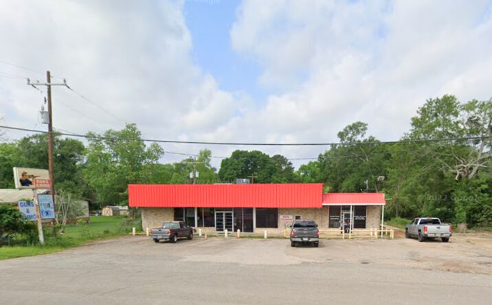 Pictures of Retail property located at 212 Porter Rd, Conroe, TX 77301 for sales - image #1
