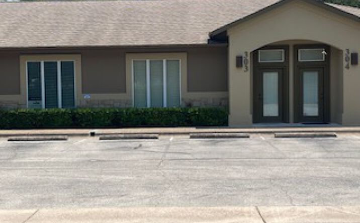 Pictures of Office property located at 13284 Pond Springs Rd, Austin, TX 78729 for sales - image #1
