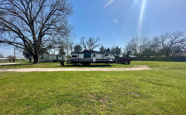 Pictures of Multifamily property located at 5025 Shay Road, Kingston, OK 73439 for sales - image #1