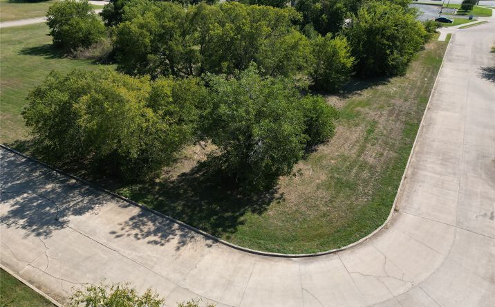 Pictures of Land property located at 1409 Brookview Drive, Ardmore, OK 73401 for sales - image #1
